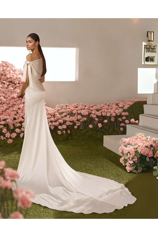 Abito da sposa avorio a sirna monospalla di satin di Rosa Clara
