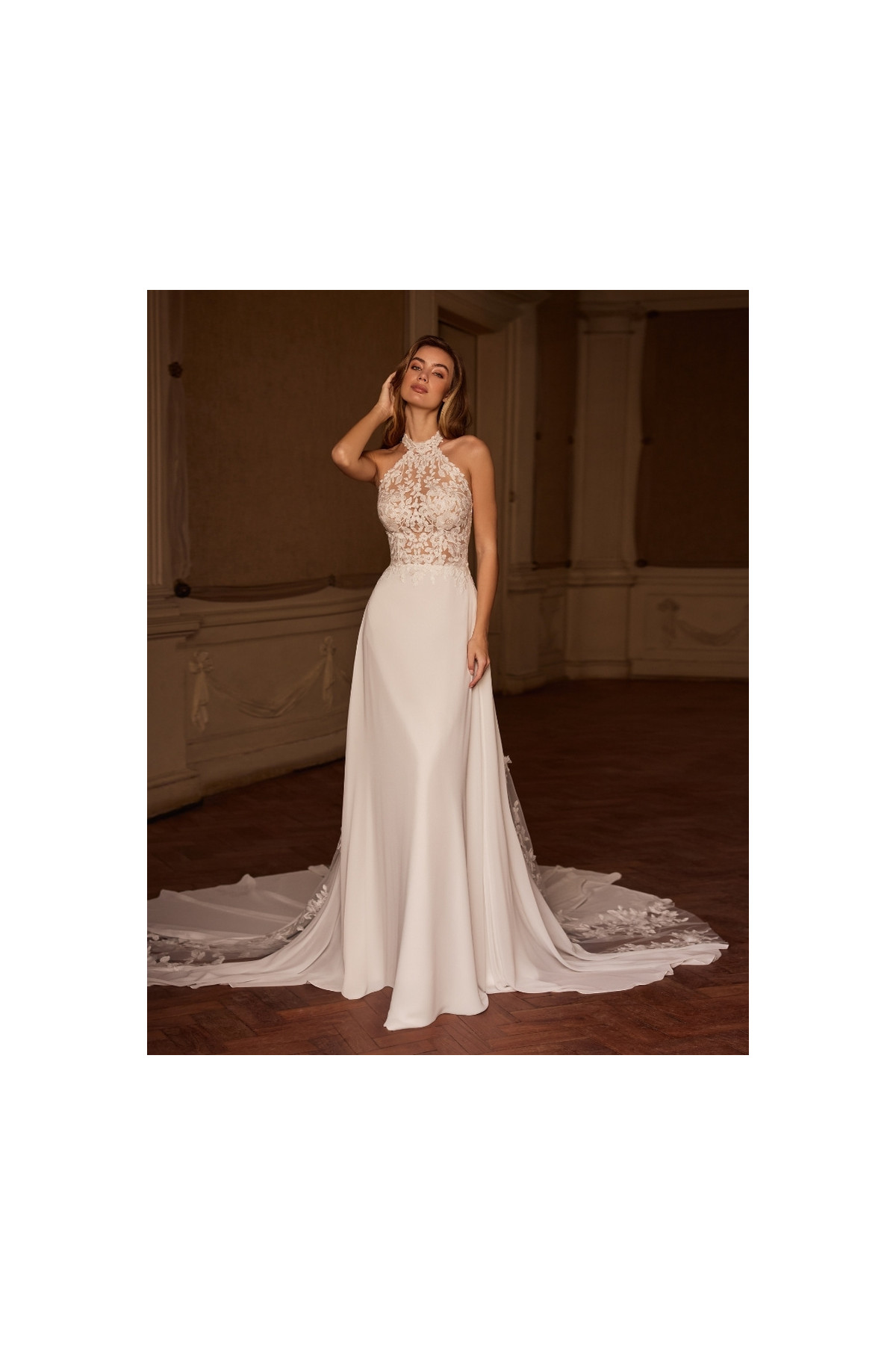 L'abito da sposa Romee, avorio, ampio, mikato Alberto Palatachi