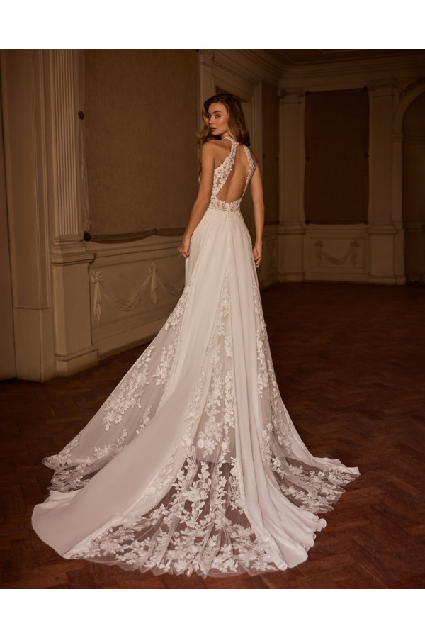 L'abito da sposa Romee, avorio, ampio, mikato Alberto Palatachi