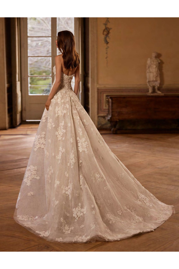 Abito da sposa Melia, avorio, in mikado, ampio di Alberto Palatachi