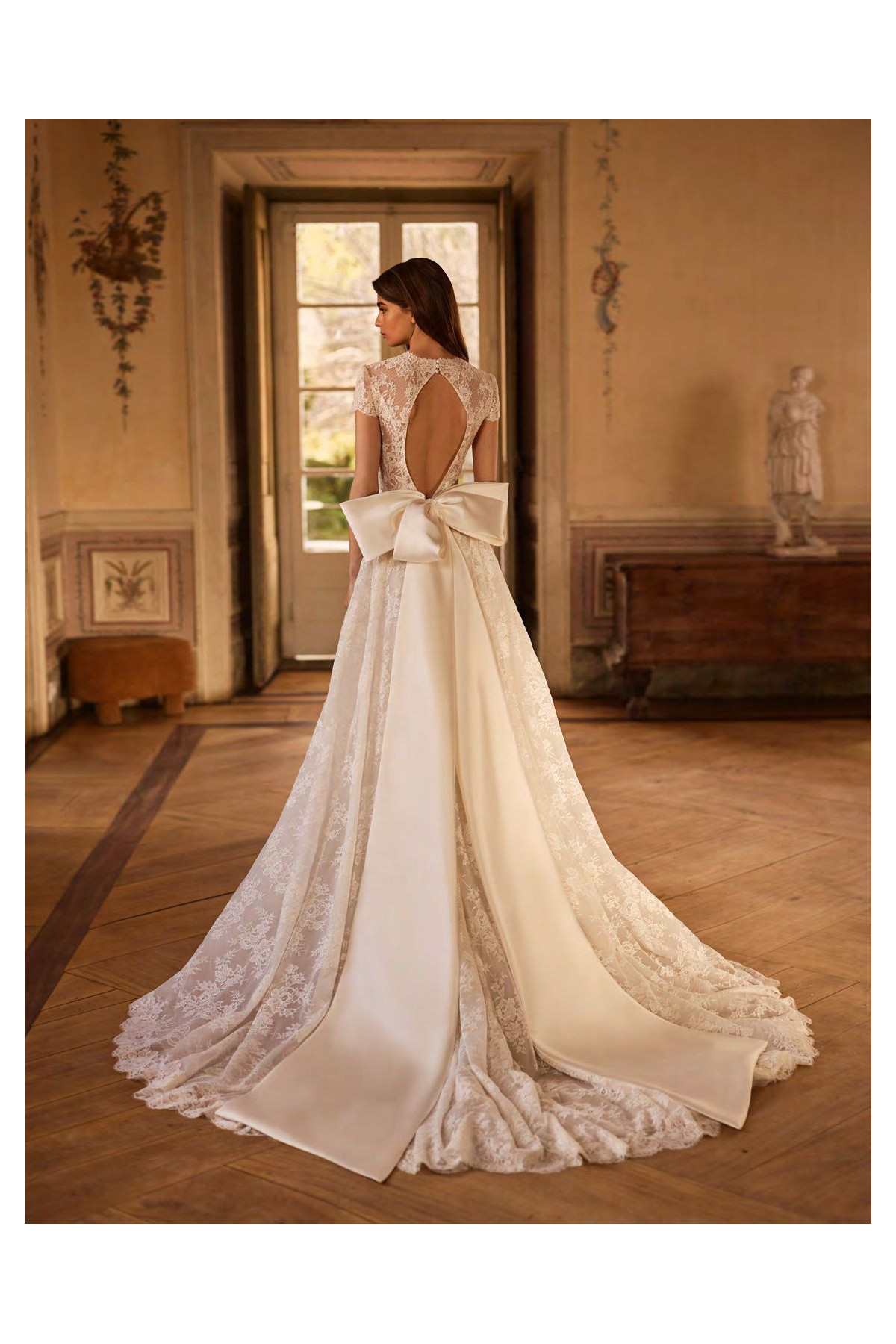 Abito da sposa Neda, off white, scivolato, chiffon Alberto Palatachi