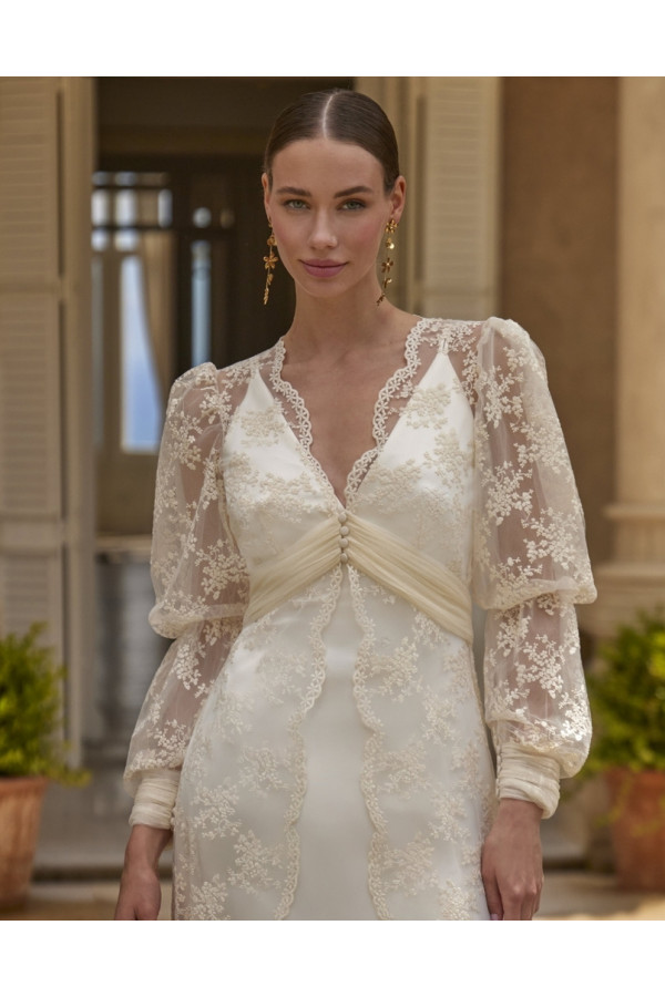 Helen abito da sposa avorio di satine e pizzo a sirena di Novia D'art