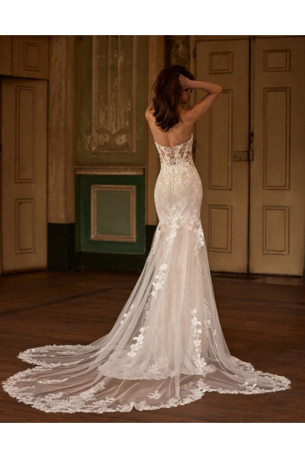 Abito da sposa Maira, avorio, in tulle ricamato di Alberto Palatchi