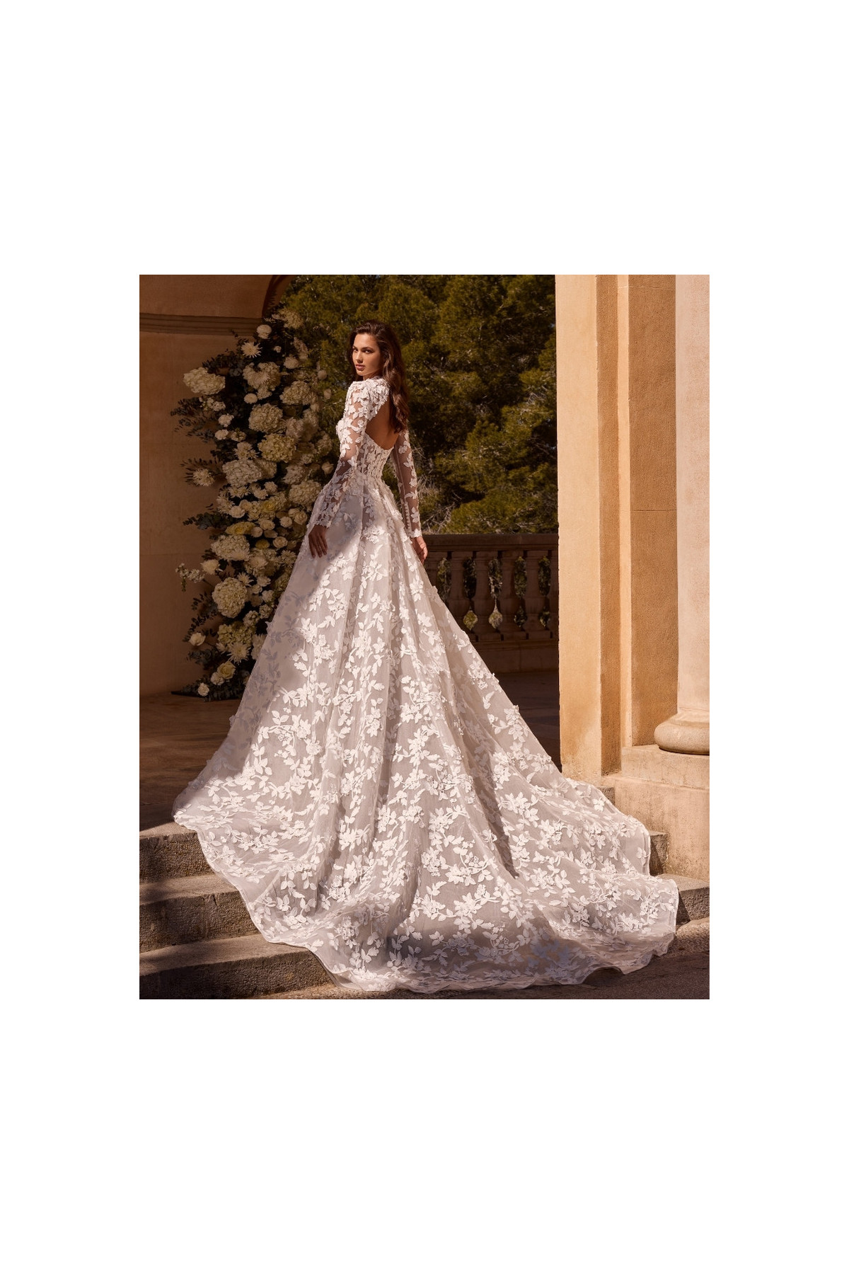 Gaia Abito da sposa a sirena avorio in crep di Alberto Palatchi