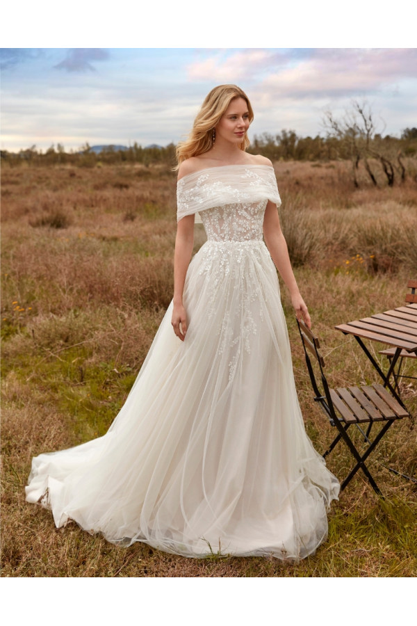 Oceano abito da sposa avorio in tulle romantico di Fara Sposa