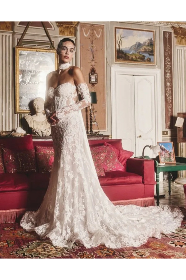 Abito da sposa a sirena avorio in pizzo di Alessandro Couture