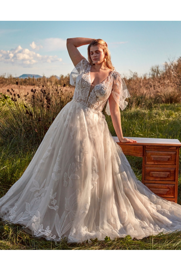 Natalie abito da sposa avorio in pizzo ampio di fara sposa