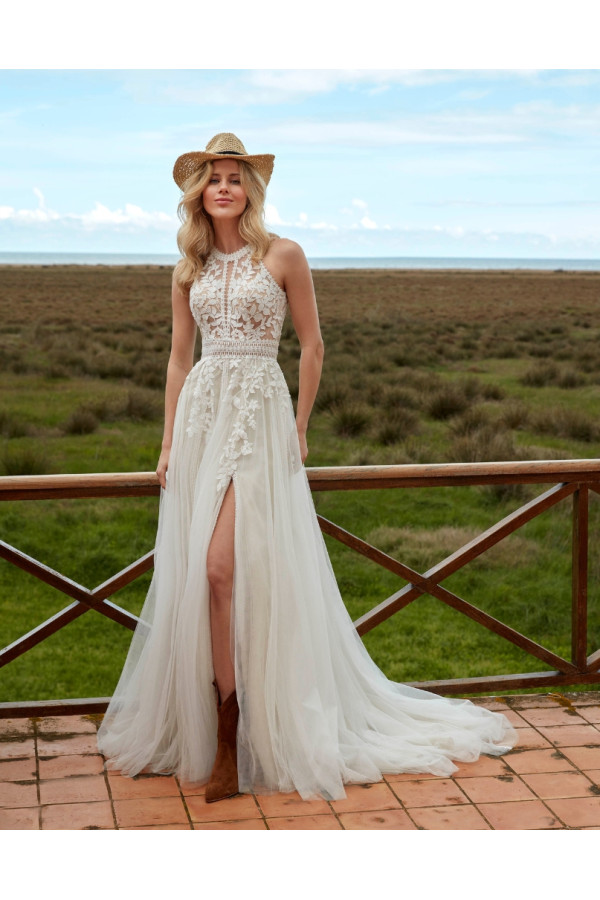 Malta abito da sposa avorio in tulle e pizzo con spacco di fara sposa