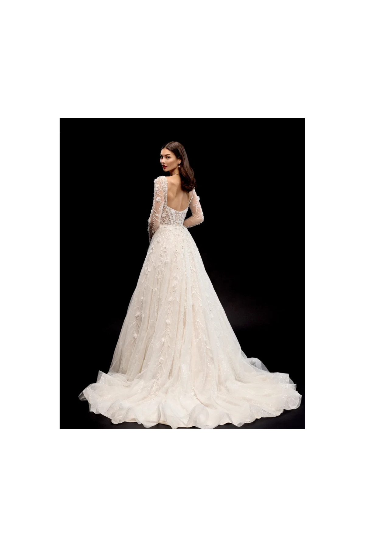 Abito da sposa avorio in pizzo ampio con spacco di Justin Alexander
