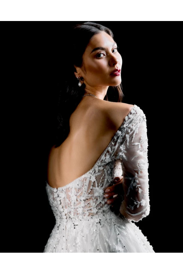 Abito da sposa avorio in pizzo ampio con spacco di Justin Alexander