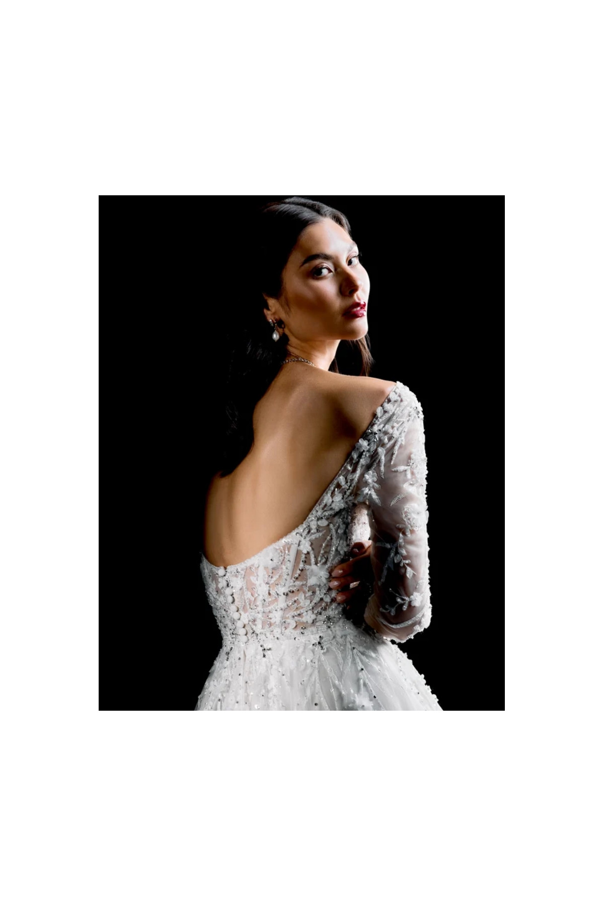 Abito da sposa avorio in pizzo ampio con spacco di Justin Alexander