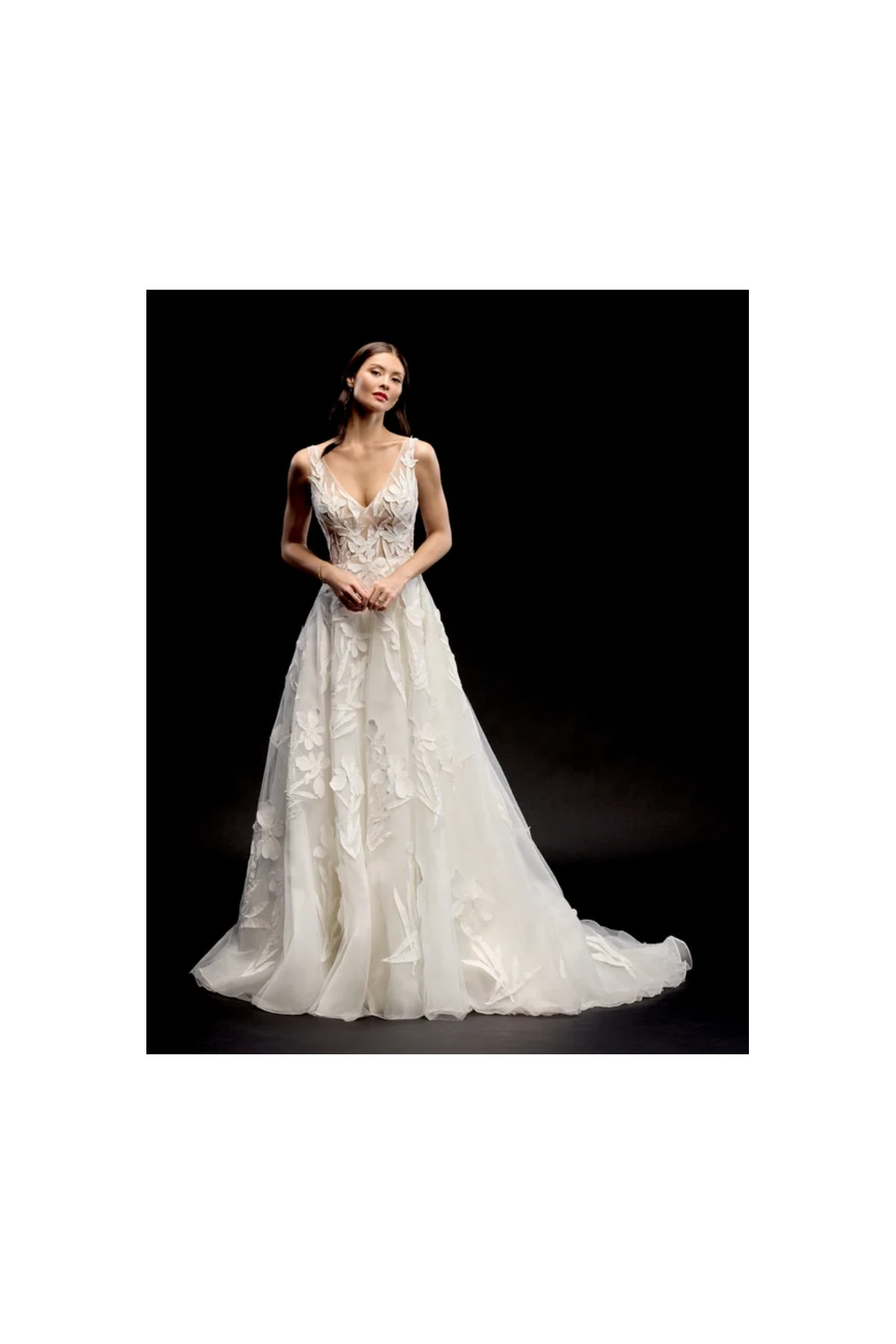 Abito da sposa avorio in pizzo ampio con spacco di Justin Alexander