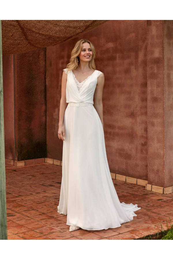 Nuria abito da sposa avorio in chiffon morbido di Fara Sposa