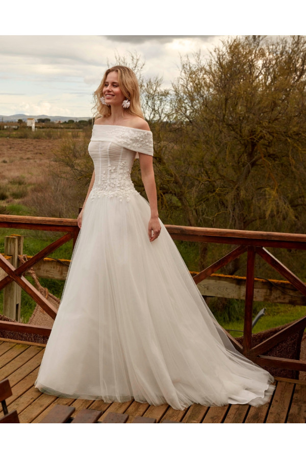 Moorea abito da sposa avorio in tulle ampio Fara Sposa