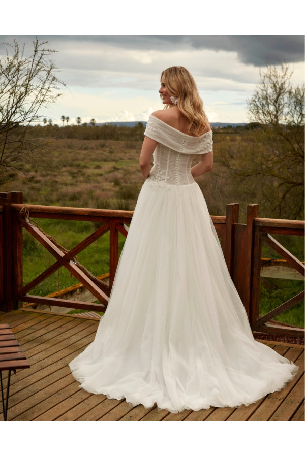 Moorea abito da sposa avorio in tulle ampio Fara Sposa