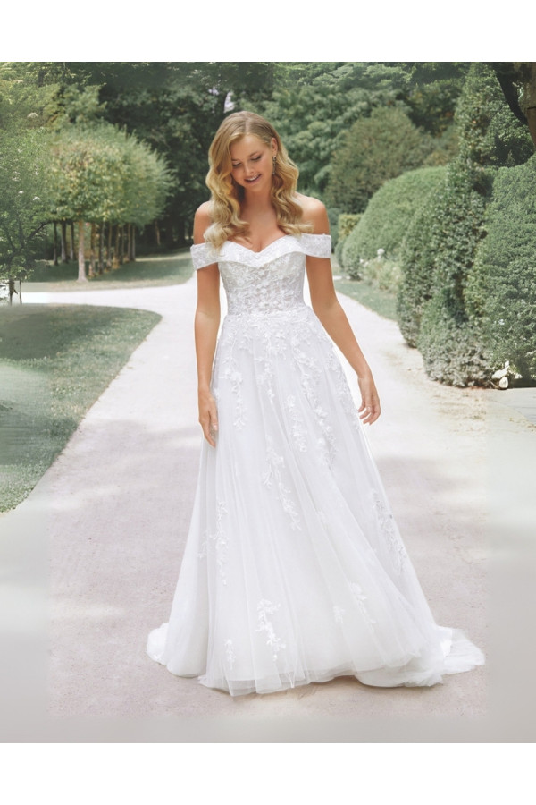 abito da sposa Sigrid, a sirena, pizzo, off white, di Alberto Palatach