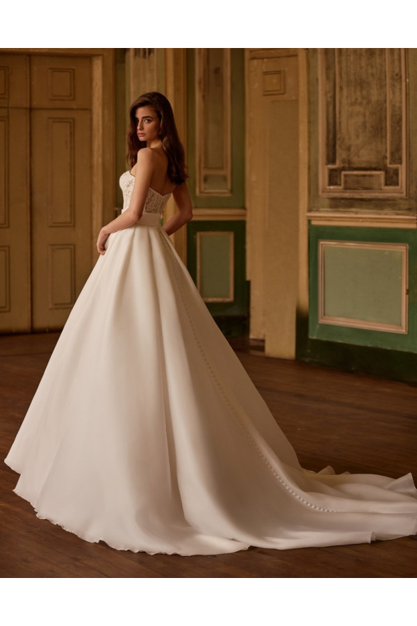 Abito da sposa Kylie, avorio in mikado di Alberto Palatchi