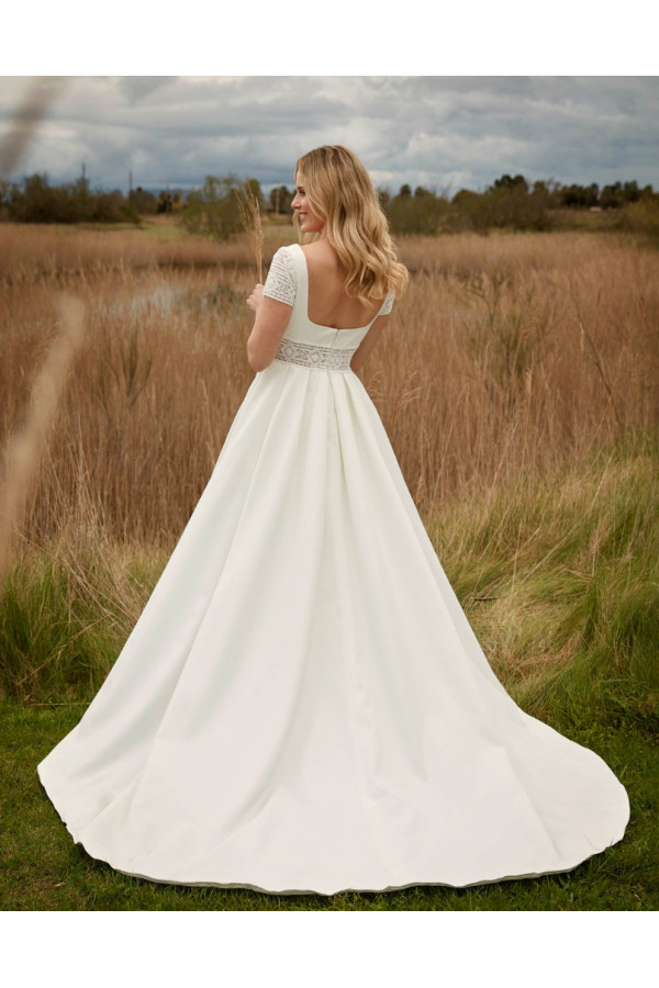 Orotava abito da sposa ampio avorio di douchesse di Fara Sposa