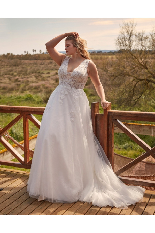 Abito da sposa avorio in tulle e pizzo morbido i Fara Sposa