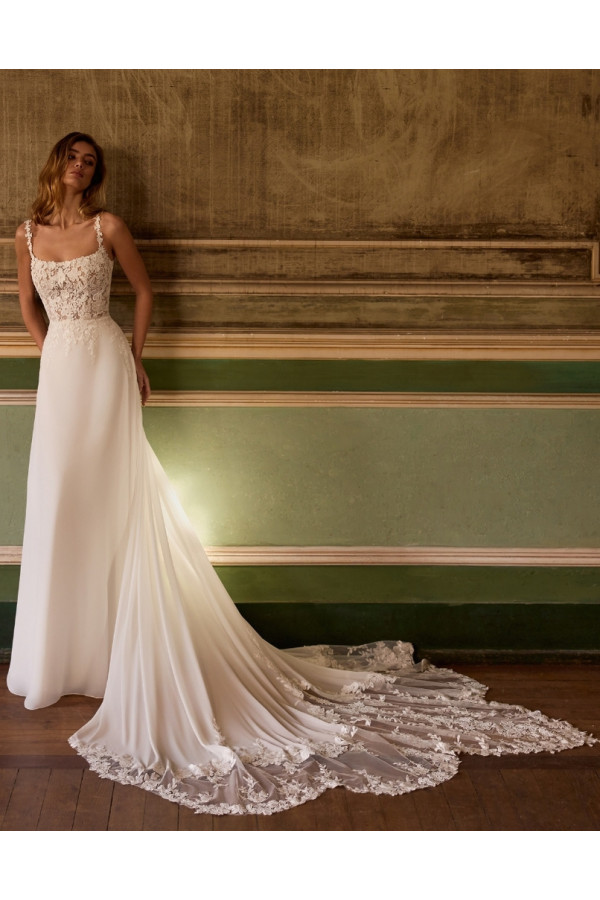 Abito da sposa Sui, off white, morbido in chiffon di Alberto Palatachi