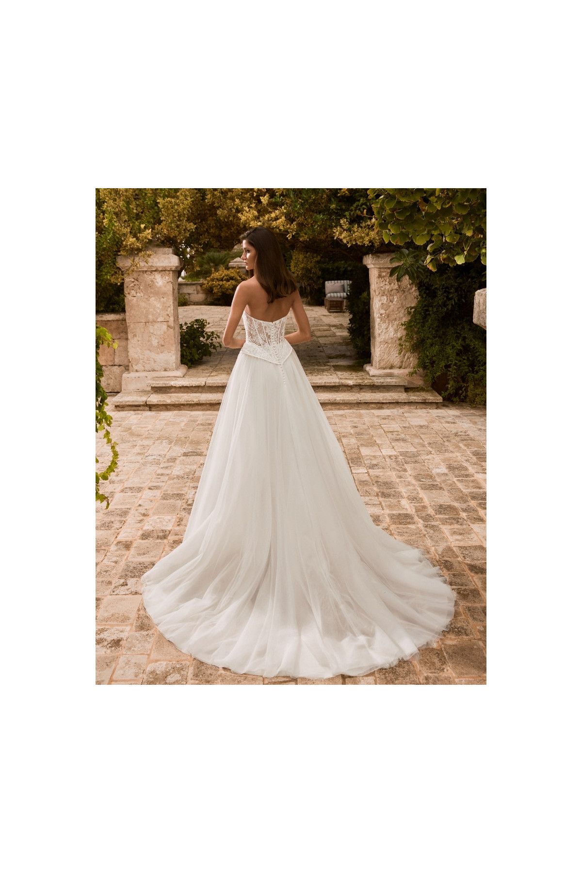 Abito da sposa Luisa color avorio, tulle e ricami di Alberto Palatachi