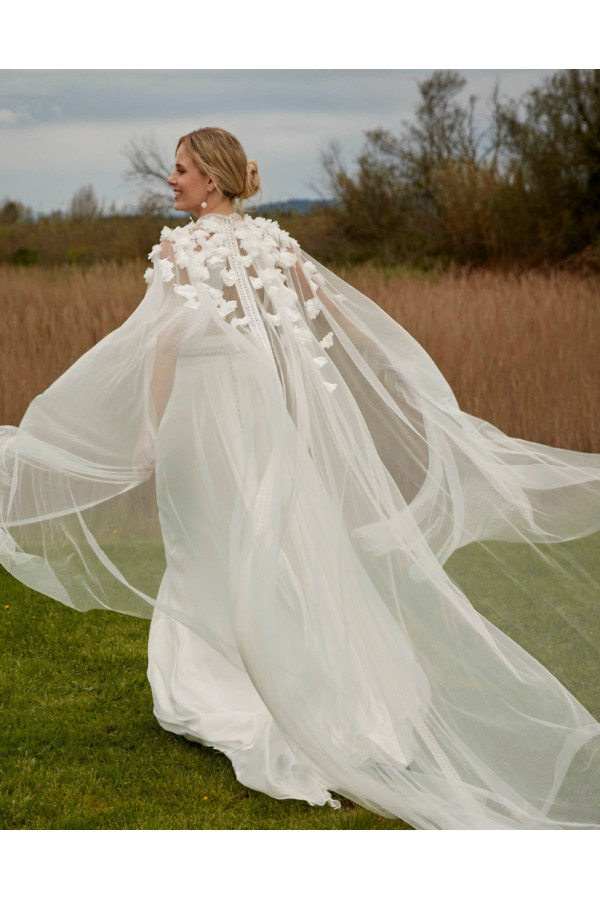 Neuss abito da sposa avorio in tulle scivolato di Fara Sposa