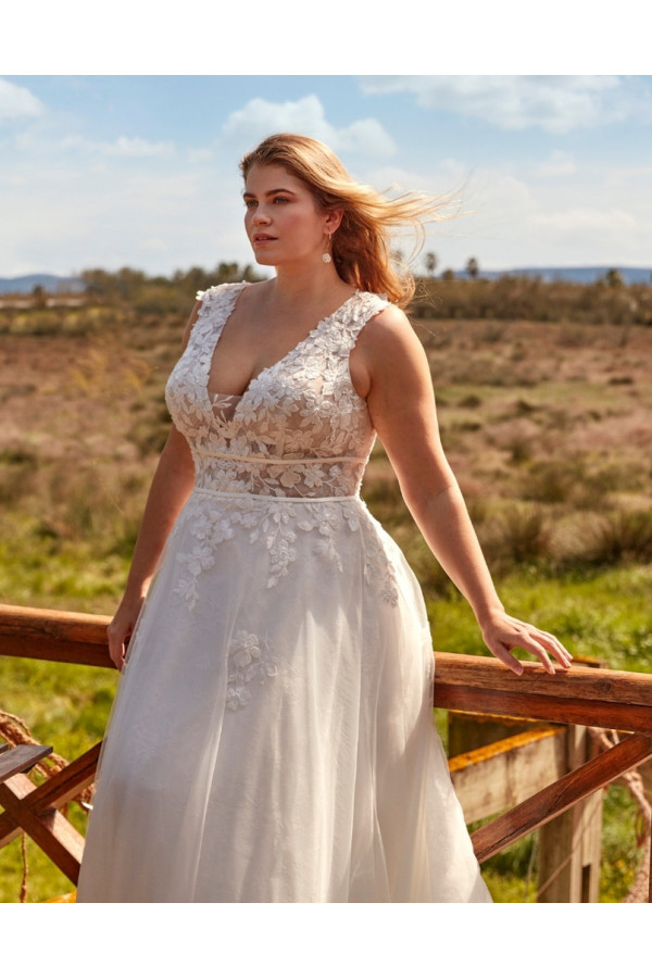 Abito da sposa avorio in tulle e pizzo morbido i Fara Sposa