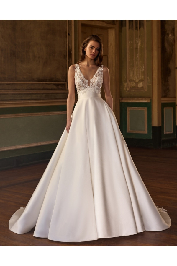 dovima abito da sposa avorio in douchesse ampio di alberto palatchi