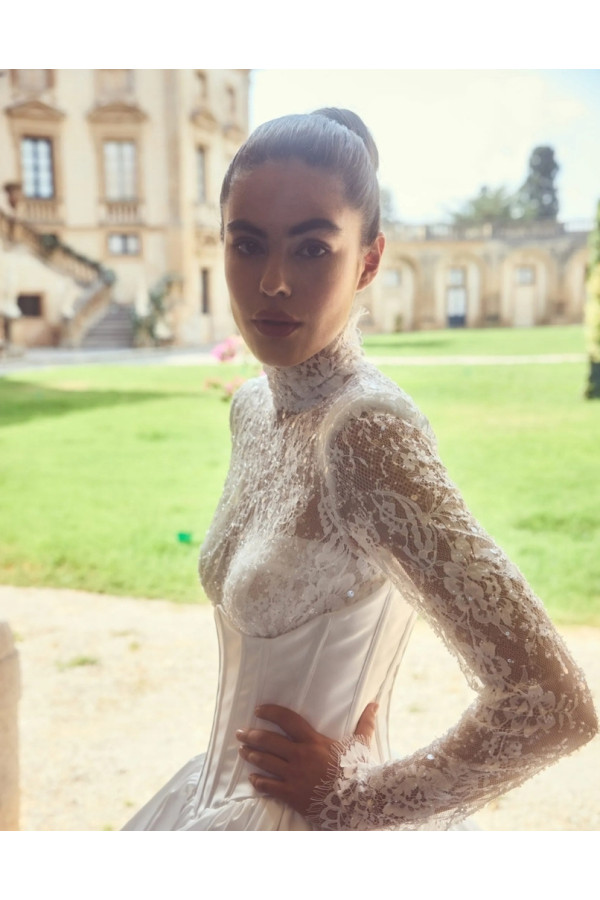 Abito da sposa avorio in pizzo a sirena di Alessandro Couture
