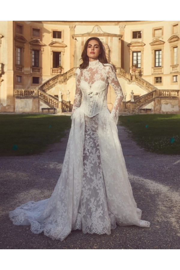 Abito da sposa avorio in pizzo a sirena di Alessandro Couture