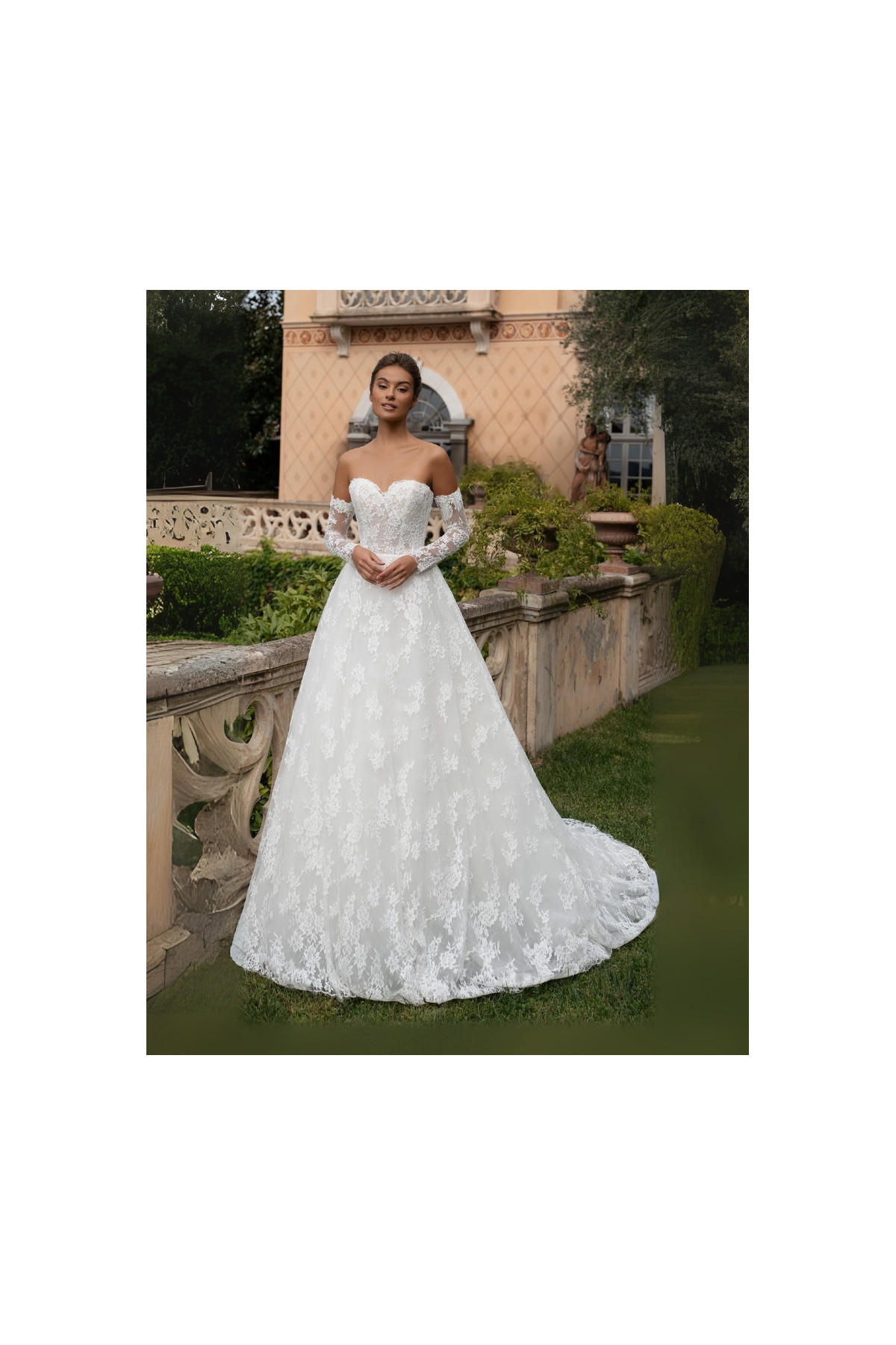 Abito da sposa Yera, avorio, a sirena, in pizzo di Alberto Palatachi