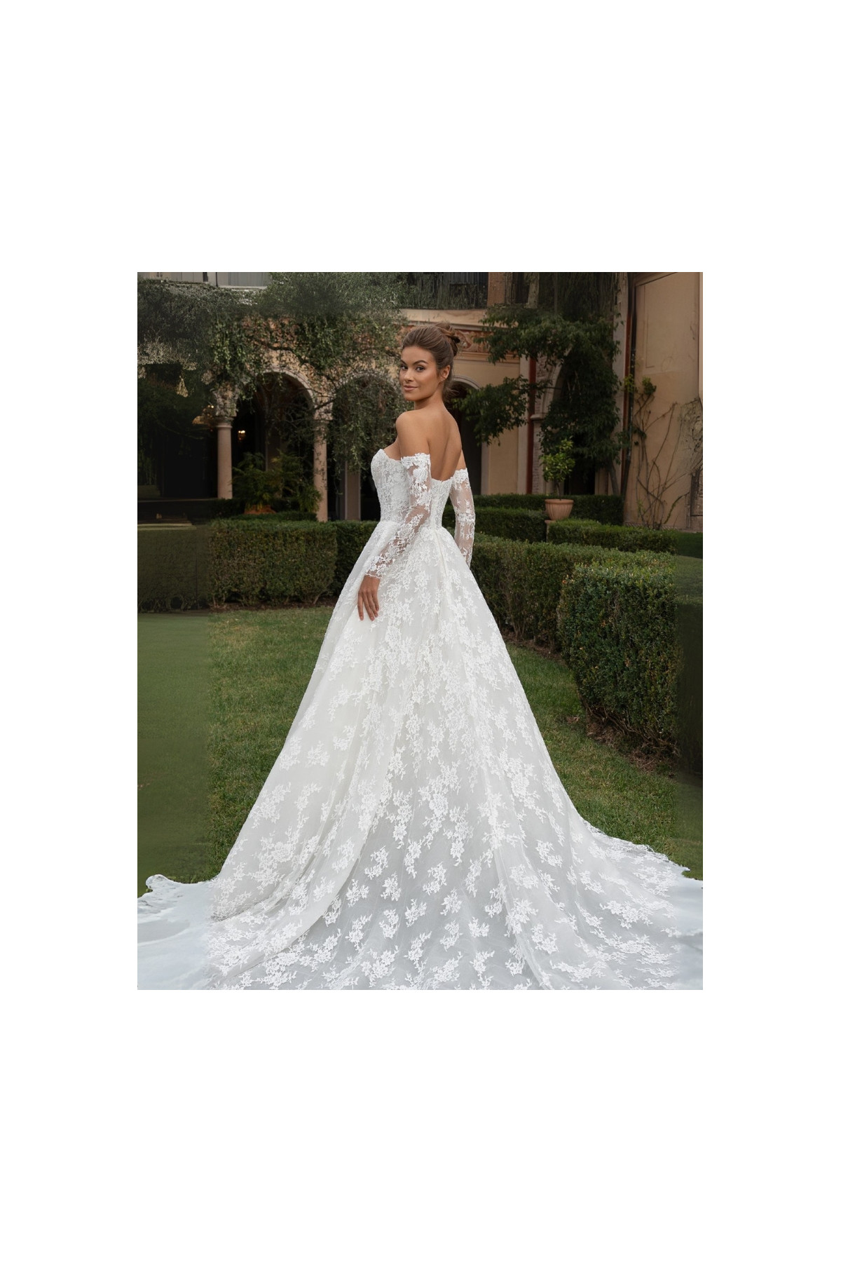 Abito da sposa Yera, avorio, a sirena, in pizzo di Alberto Palatachi