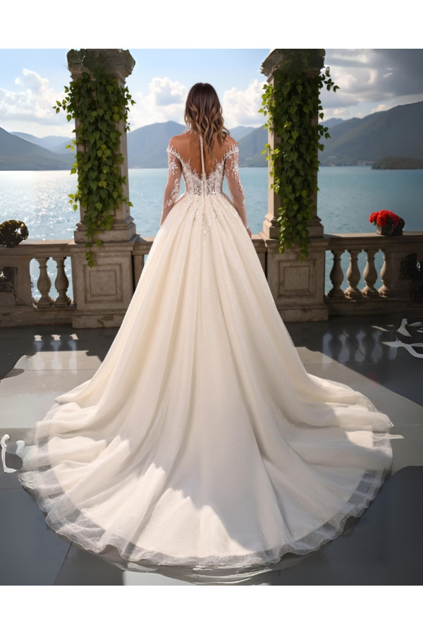 L'abito da sposa Michaela, bianco, crep a sirena di Alberto Palatachi