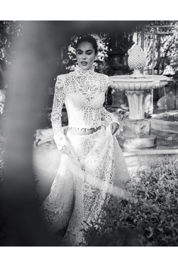 Abito da sposa avorio in pizzo separato di Alessandro Couture