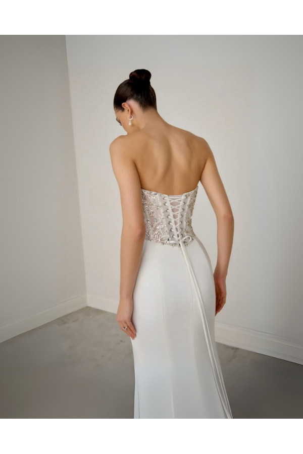 Abito da sposa avorio chiaro a sirena ricamato di Justin Alexander