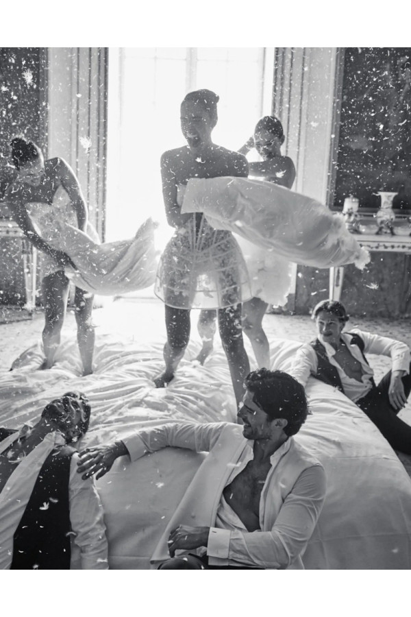 Abito da sposa avorio in pizzo ampio di Alessandro Couture