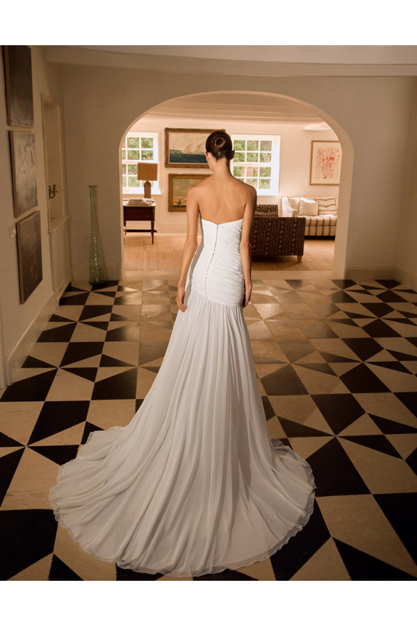 abito da sposa avorio in chiffon e perle ariadna alberto palatchi