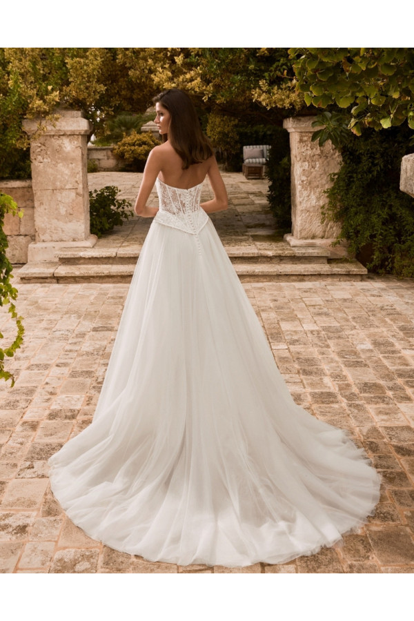 Abito da sposa Luisa color avorio, tulle e ricami di Alberto Palatachi