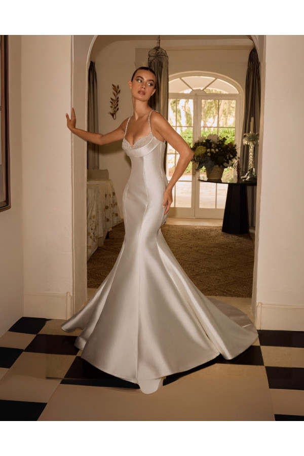 Hester abito da sposa a sirena di mikado avorio di Alberto Palatchi