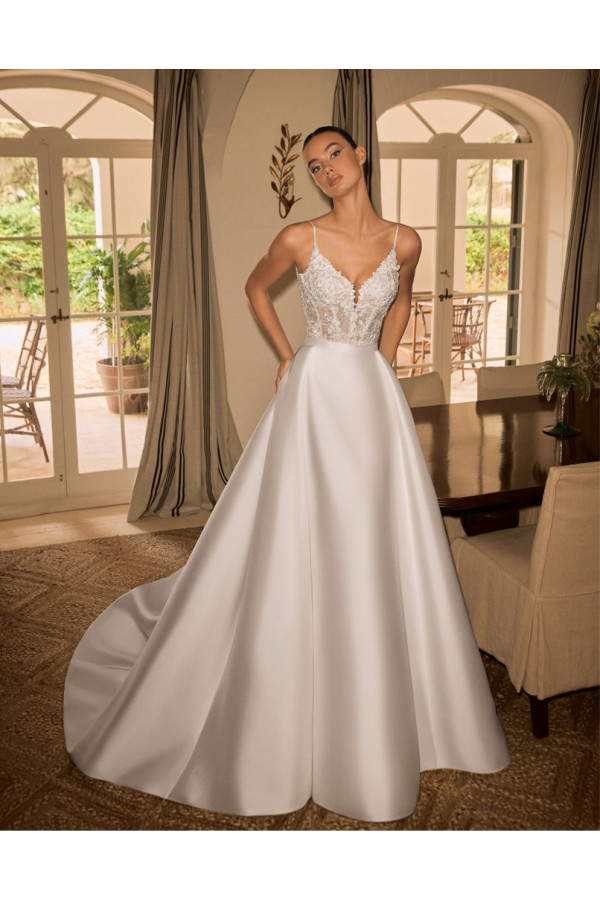 Abito da sposa Yolanda, avorio, ampio, in mikado di Alberto Palatachi