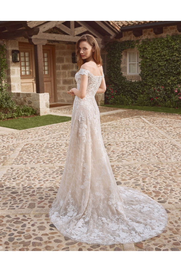 Abito da sposa Cher, avorio, di pizzo, scivolato, di Alberto Palatchi