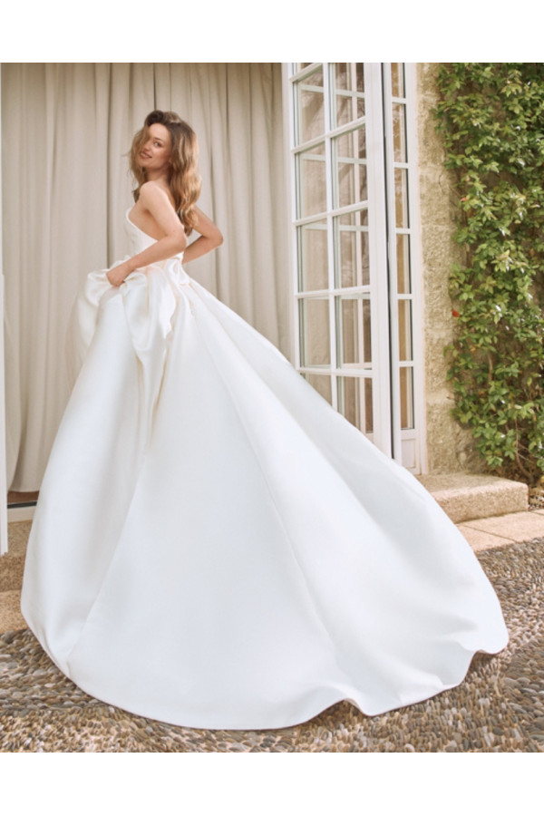 Abito da sposa Leslie, avorio, ampio, mikado, Alberto Palatachi