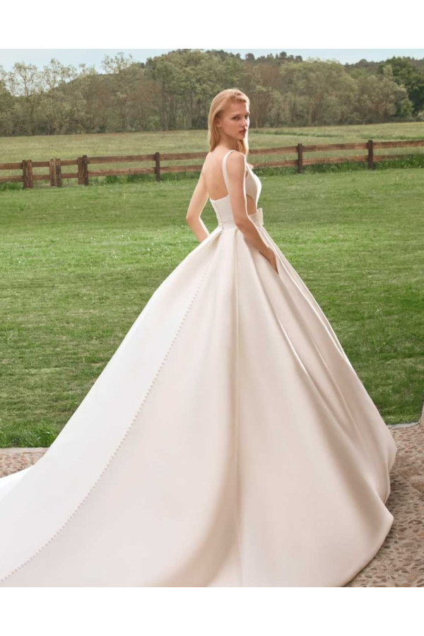 Abito da sposa, avorio, ampio, mikado, Alberto Palatachi