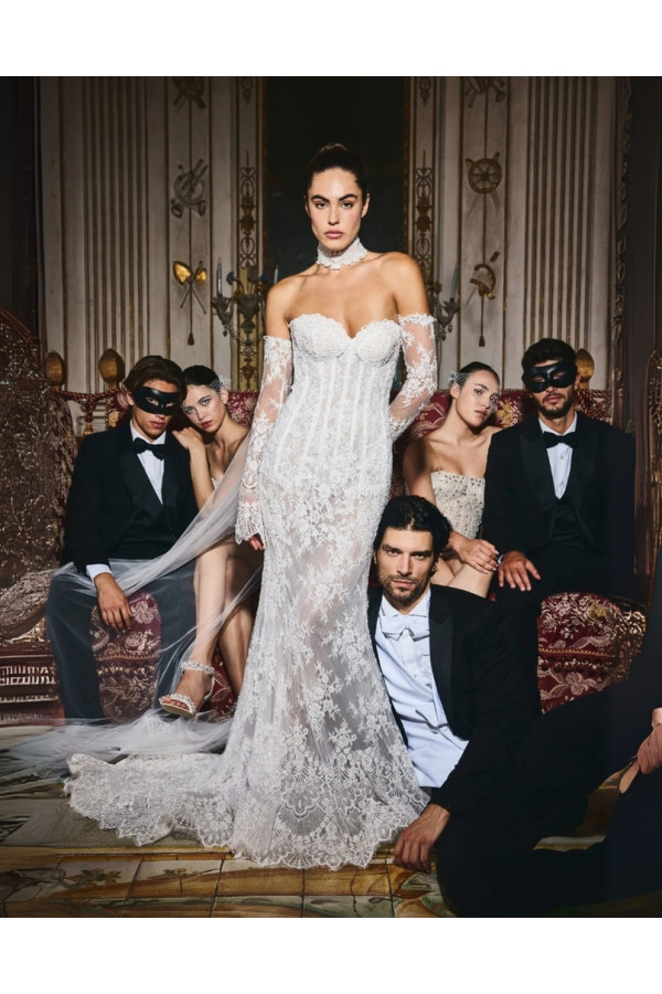 Abito da sposa a sirena avorio in pizzo Alessandro Couture