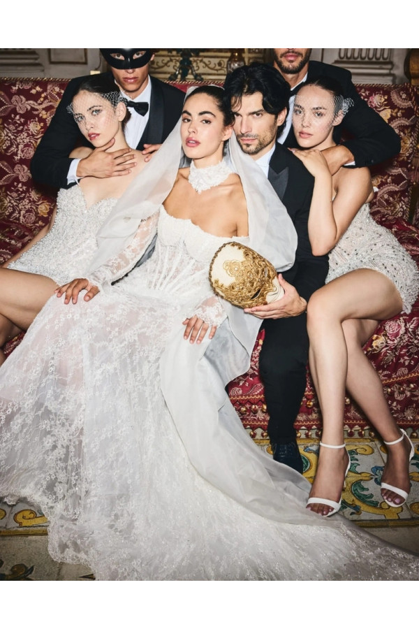 Abito da sposa avorio in pizzo a sirena di Alessandro Couture