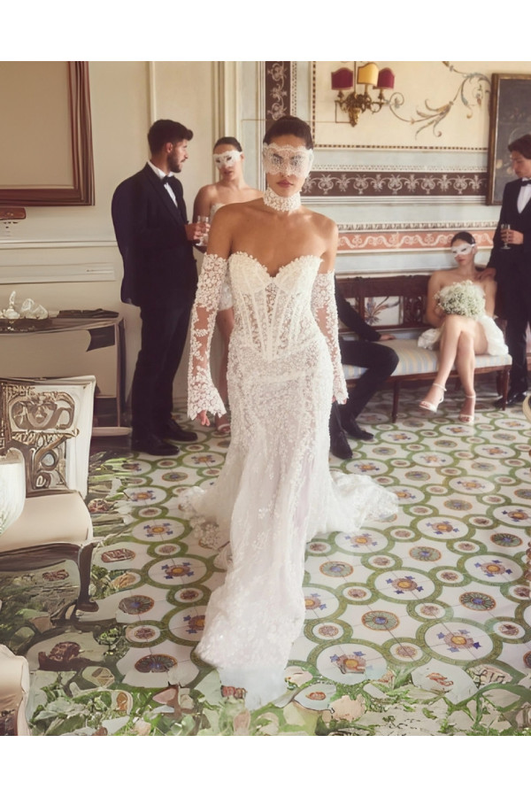 Abito da sposa avorio in pizzo a sirena di Alessandro Couture
