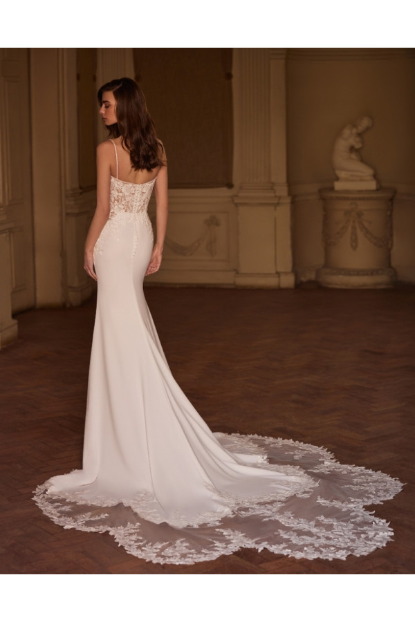 dovima abito da sposa avorio in douchesse ampio di alberto palatchi
