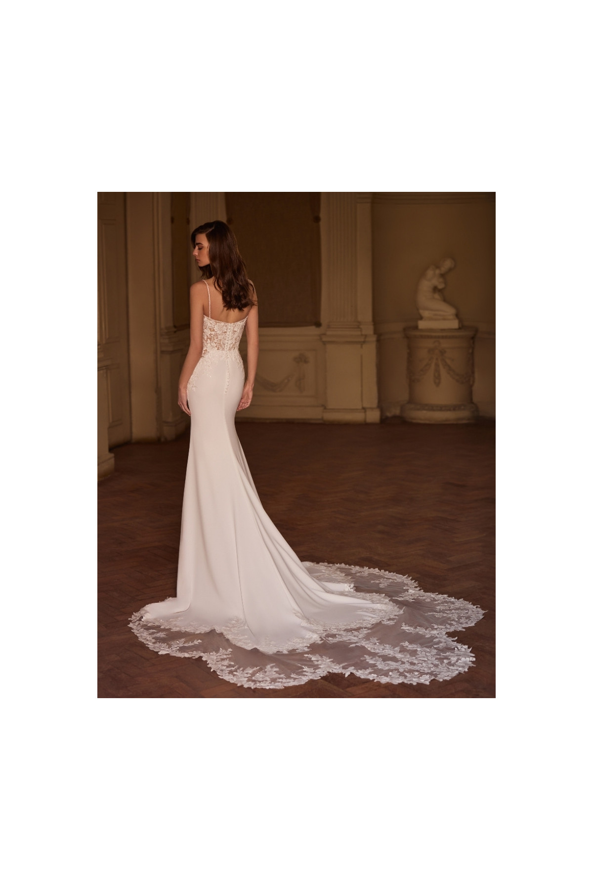 dovima abito da sposa avorio in douchesse ampio di alberto palatchi