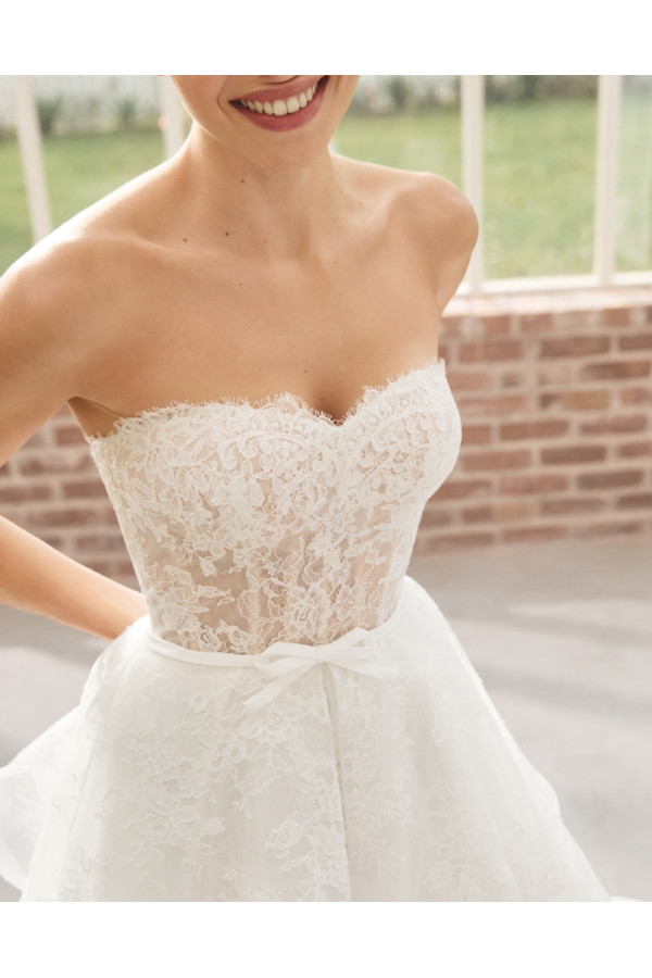 Abito da sposa Jonna, avorio, pizzo, ampio, di Alberto Palatachi