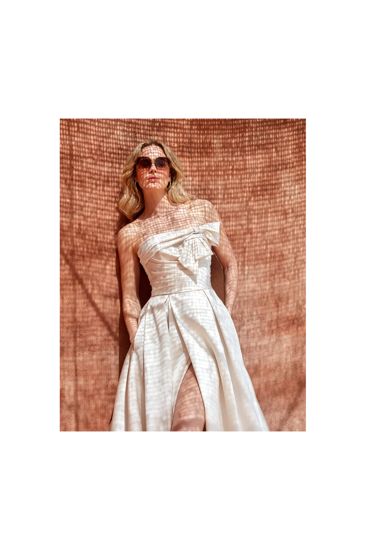 Olvida abito da sposa avorio con spacco di cady di Fara Sposa